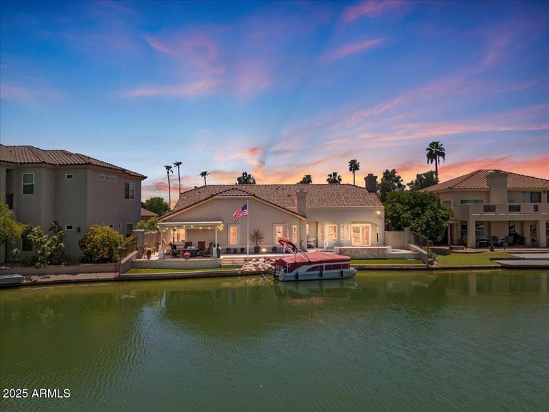 2136 Freeport Ln, Gilbert, AZ 85234