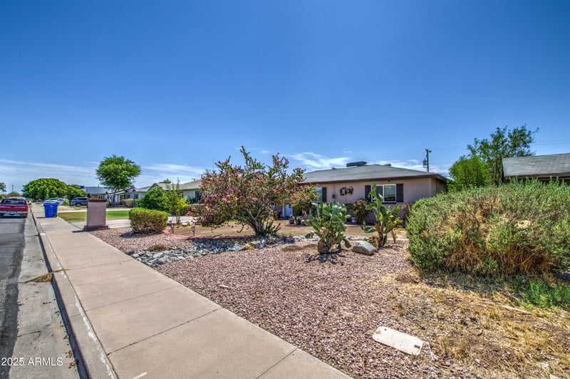 2137 1st Pl, Mesa, AZ 85201