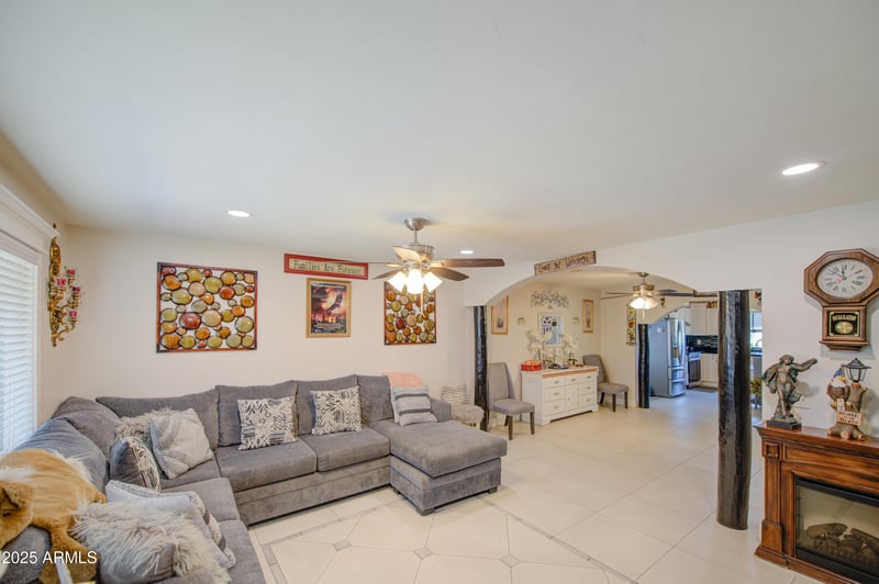2137 1st Pl, Mesa, AZ 85201