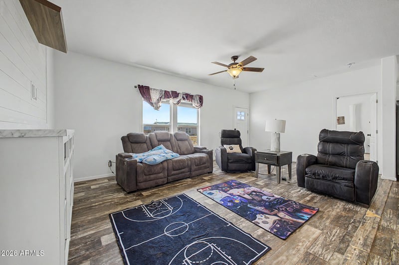 21376 Mark Ln, Wittmann, AZ 85361