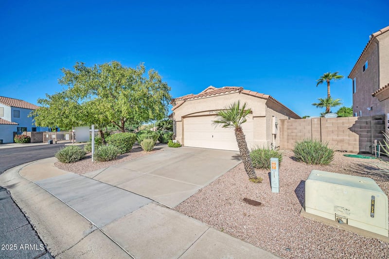 2138 Carol Ann Way, Phoenix, AZ 85023