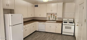 2138 Turney Ave #D, Phoenix, AZ 85016