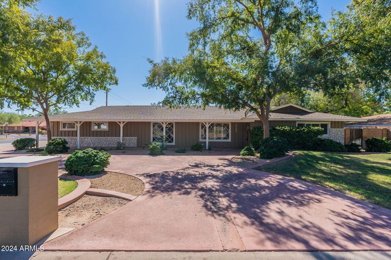 2139 E Solano Dr, Phoenix, AZ 85016