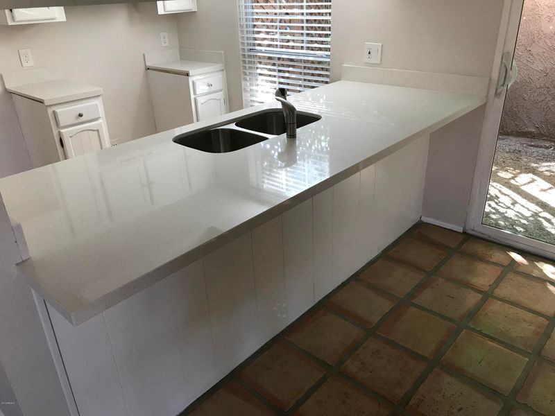 214 E Betty Elyse Ln, Phoenix, AZ 85022