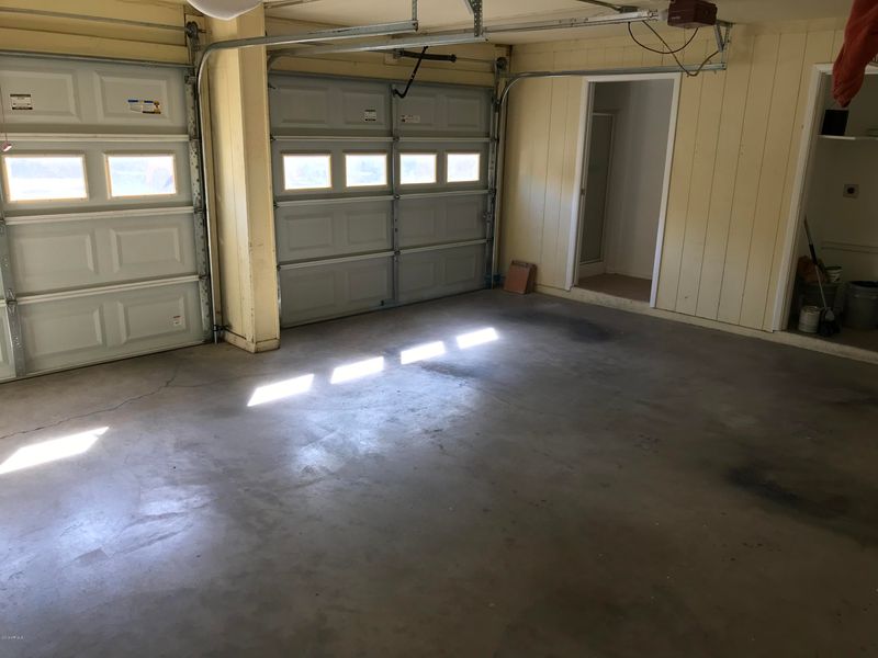 214 E Betty Elyse Ln, Phoenix, AZ 85022