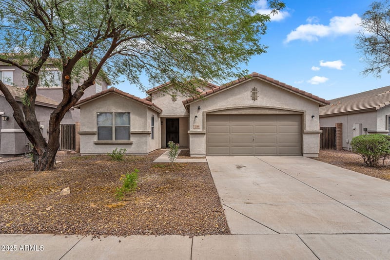 2140 Agrarian Hills Dr, Queen Creek, AZ 85142