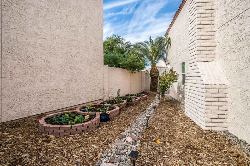 2140 E Sanos Dr, Tempe, AZ 85281