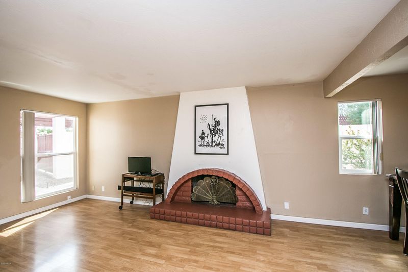 2140 E Sanos Dr, Tempe, AZ 85281
