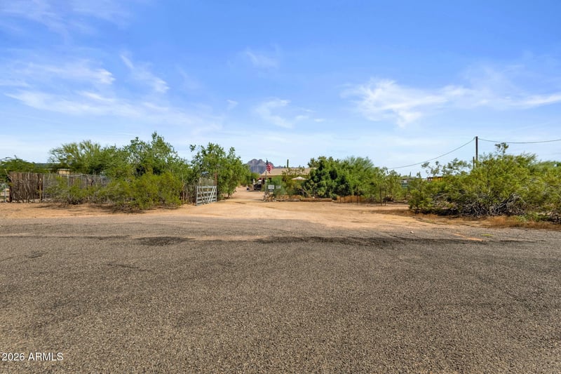 2141 N Plaza Dr, Apache Junction, AZ 85120