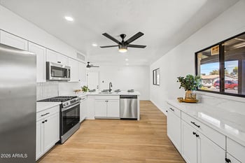 2141 Laurel Ln, Phoenix, AZ 85029