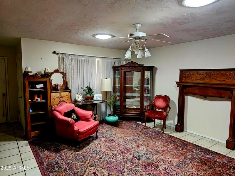 2142 Kerry Ln, Phoenix, AZ 85027