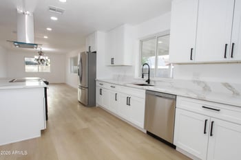 2142 Kerry Ln, Phoenix, AZ 85027