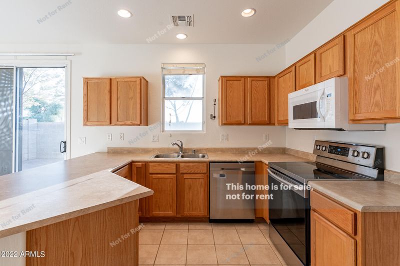 2142 N 78th Glen, Phoenix, AZ 85035