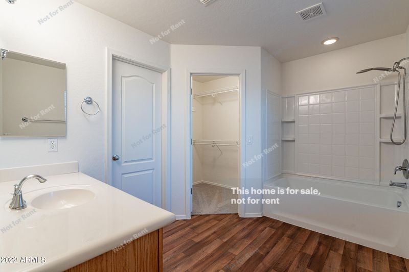 2142 N 78th Glen, Phoenix, AZ 85035