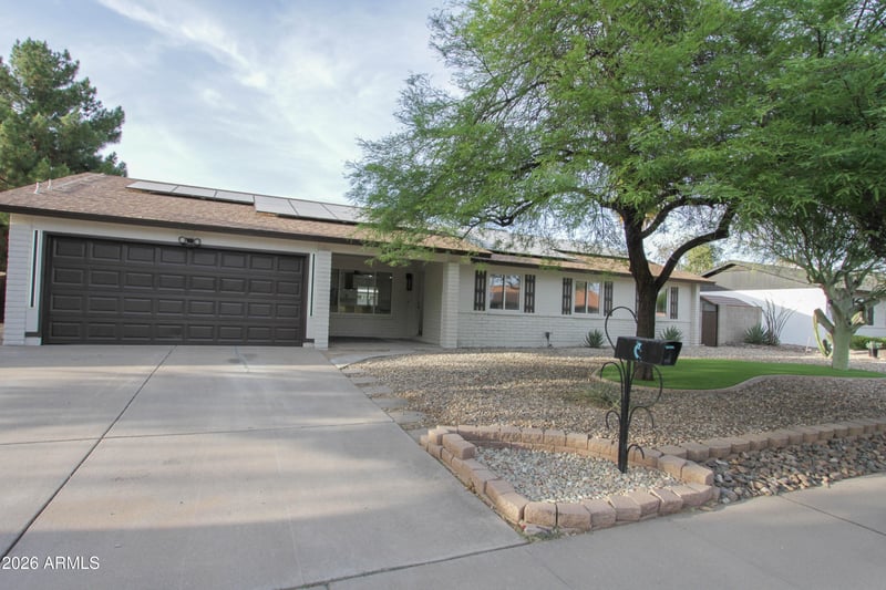 2142 W Kerry Ln, Phoenix, AZ 85027