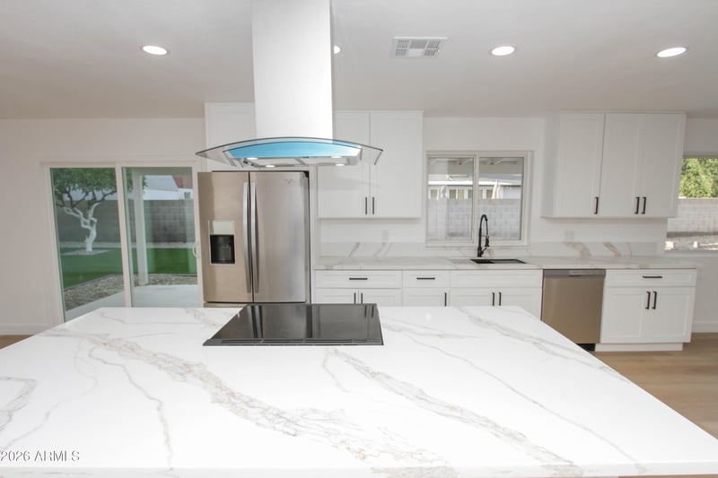 2142 W Kerry Ln, Phoenix, AZ 85027
