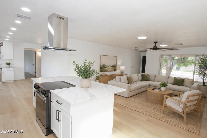 2142 W Kerry Ln, Phoenix, AZ 85027