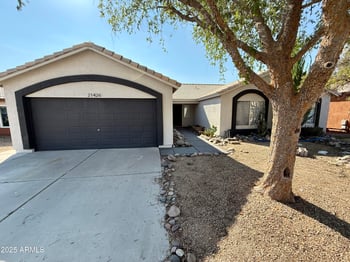 21426 33rd Dr, Phoenix, AZ 85027