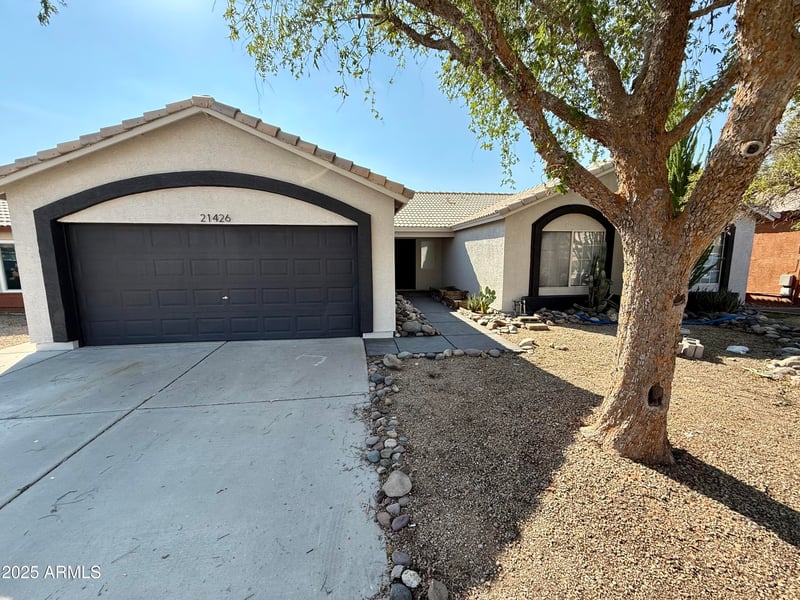 21426 33rd Dr, Phoenix, AZ 85027