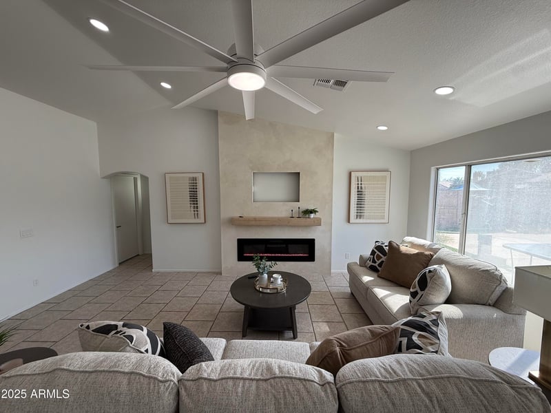 21426 33rd Dr, Phoenix, AZ 85027