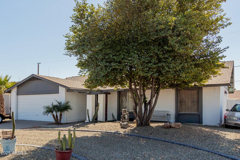 2143 Eugie Ave, Phoenix, AZ 85029