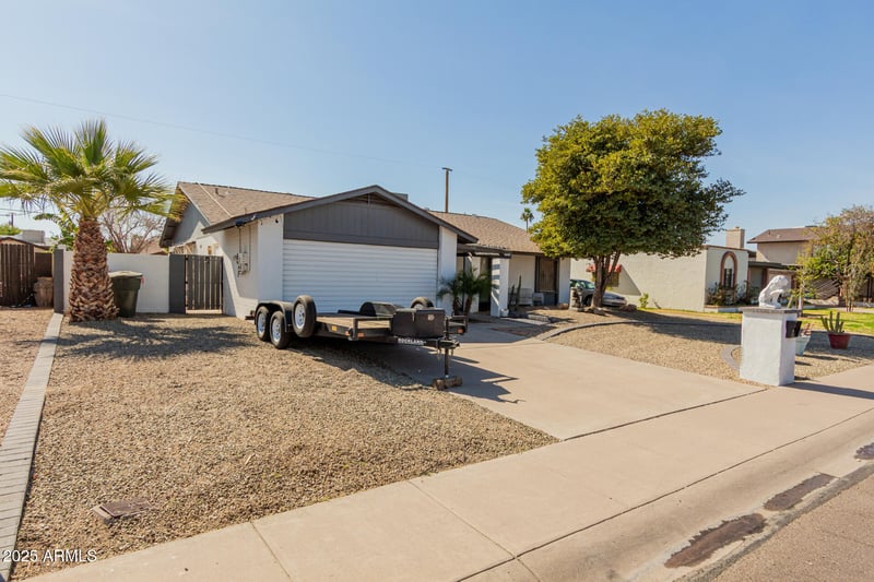2143 Eugie Ave, Phoenix, AZ 85029