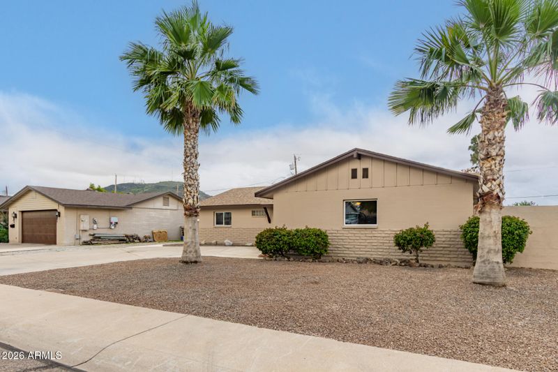 2143 W Willow Ave, Phoenix, AZ 85029