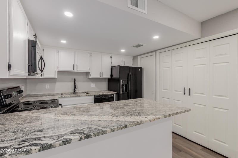 2144 Center Ln #3, Tempe, AZ 85281