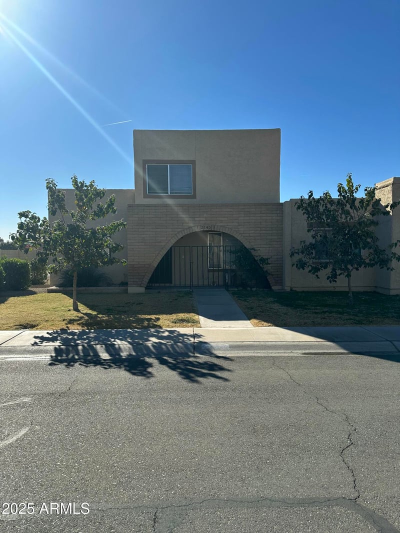 2145 Donner Dr, Tempe, AZ 85282