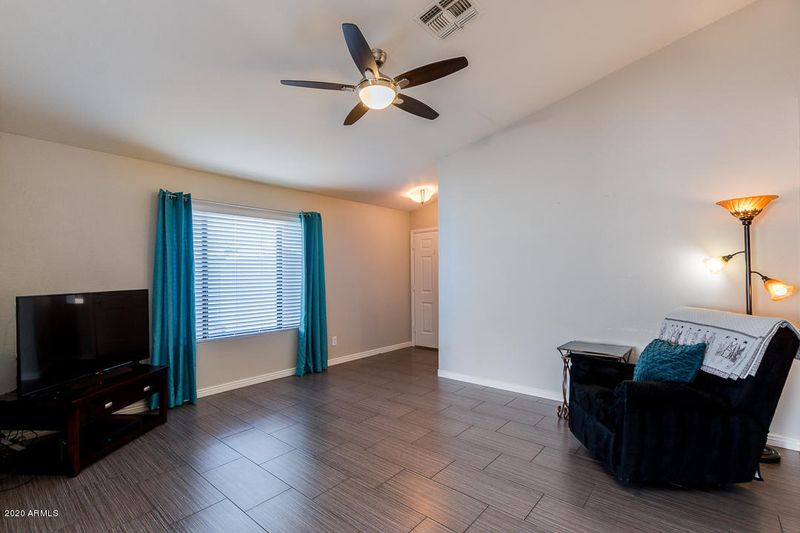2146 E Robin Ln, Phoenix, AZ 85024