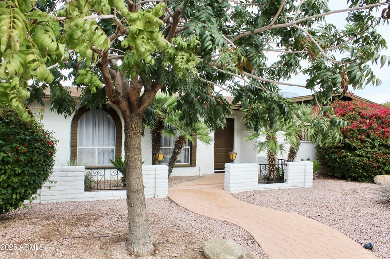 2146 Fountain St, Mesa, AZ 85213