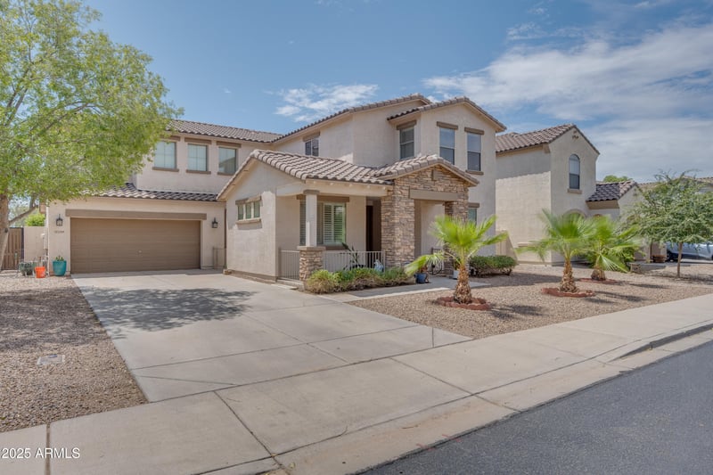 21469 Roundup Way, Queen Creek, AZ 85142