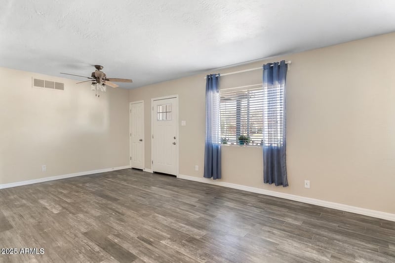 2147 Osborn Rd, Phoenix, AZ 85015