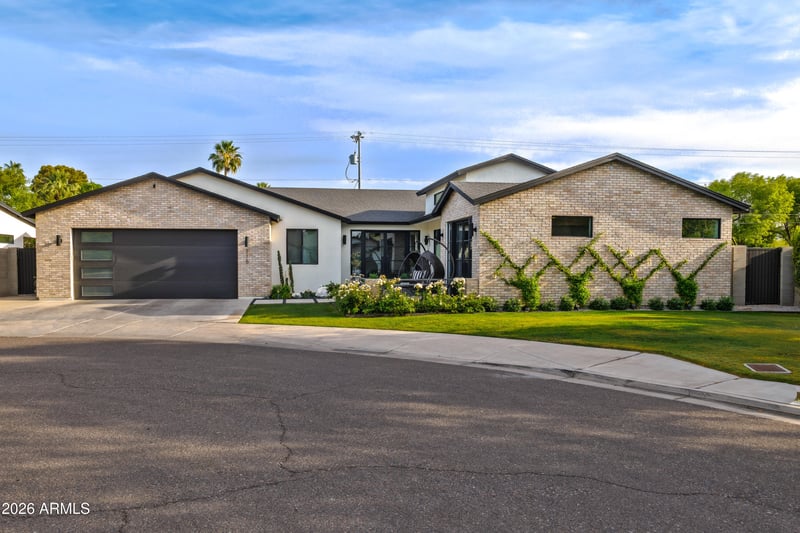 215 E Ashwood Pl, Phoenix, AZ 85012