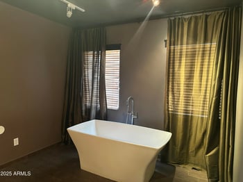 215 Lexington Ave, Phoenix, AZ 85012