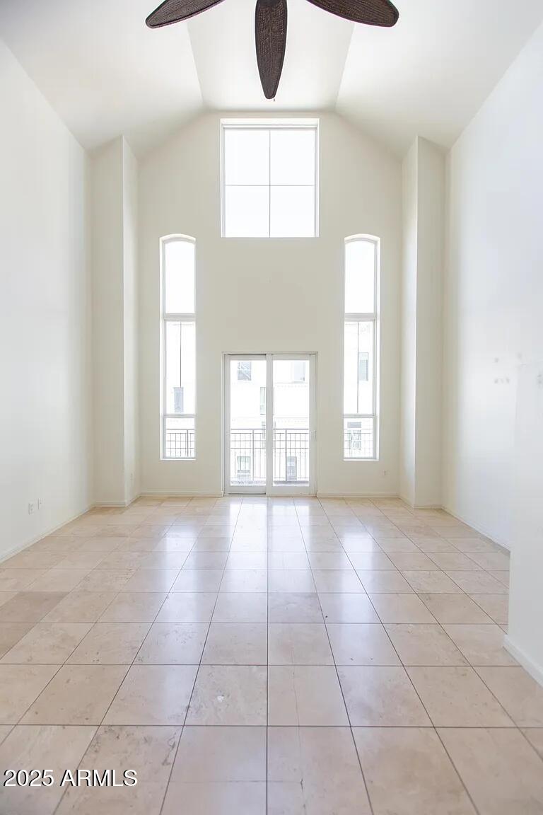 215 Mckinley St #408, Phoenix, AZ 85004