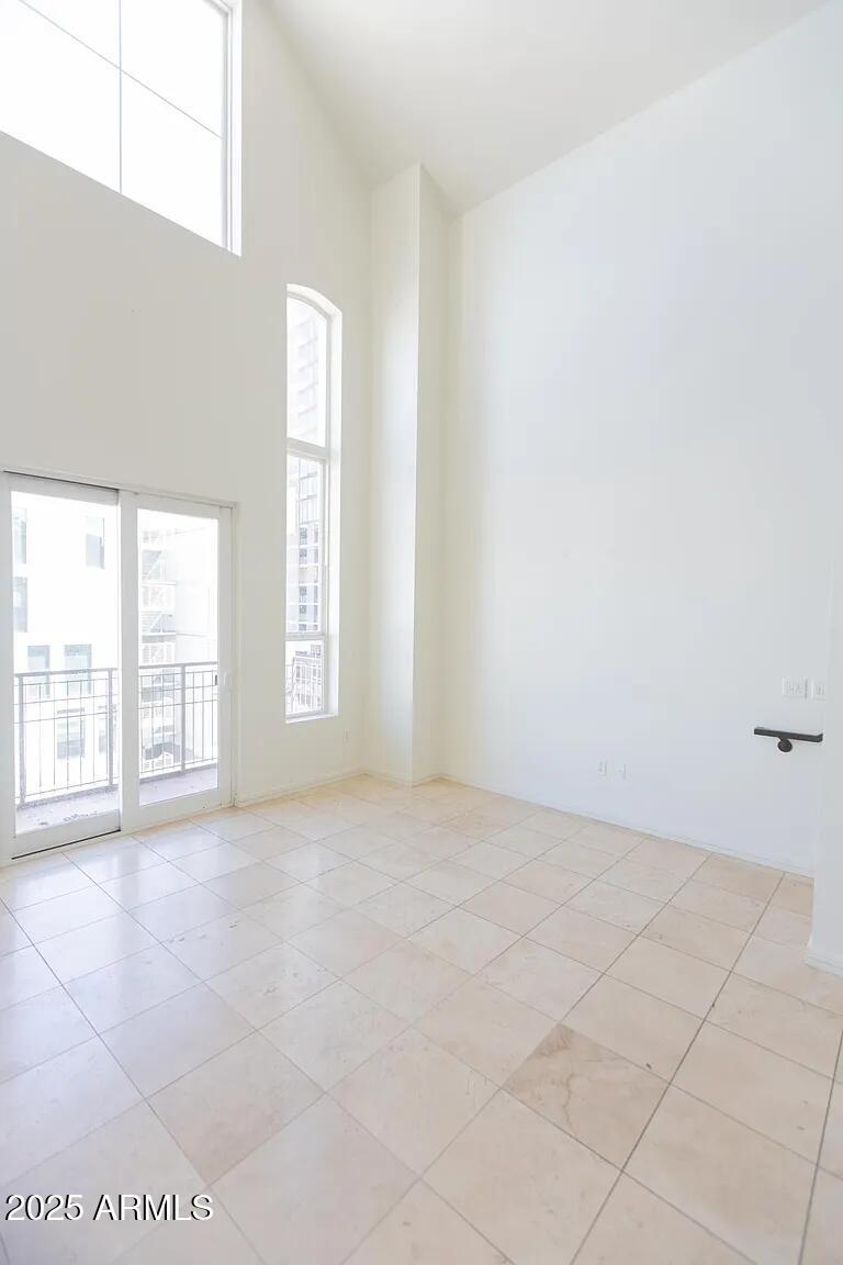 215 Mckinley St #408, Phoenix, AZ 85004