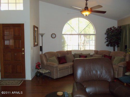 215 N Westport Dr, Gilbert, AZ 85234