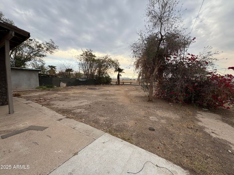 215 S 32nd Dr, Phoenix, AZ 85009