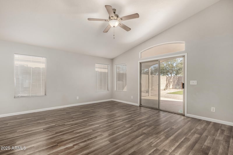 215 Tiago Dr, Gilbert, AZ 85233