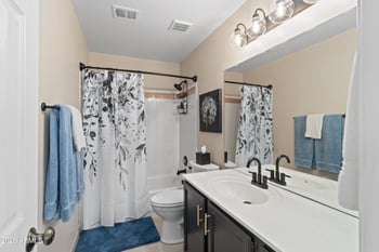 21513 65th Ave, Glendale, AZ 85308