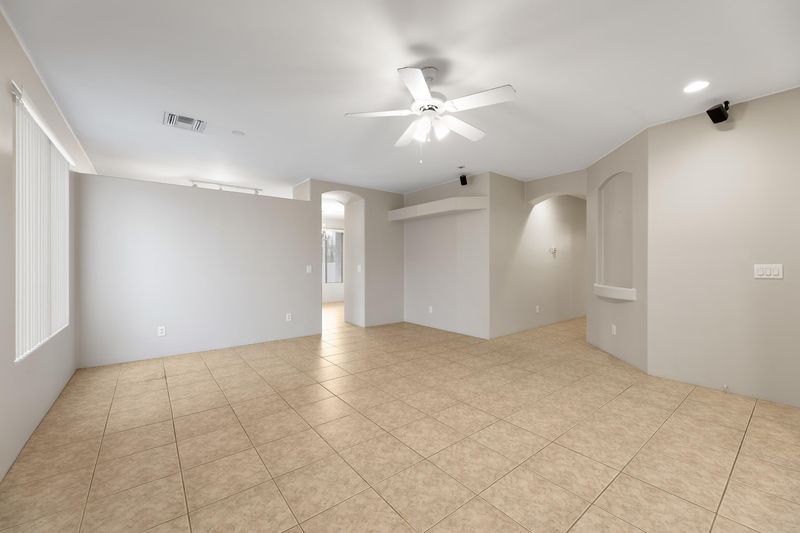21518 N 58th Dr, Glendale, AZ 85308