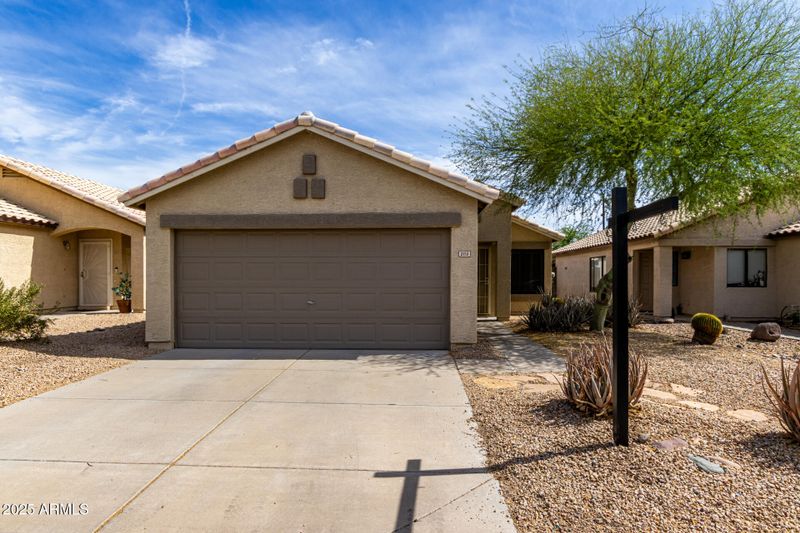 2153 E Crest Ln, Phoenix, AZ 85024