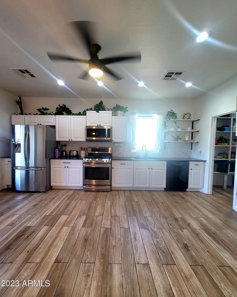 21538 W Harding St, Wittmann, AZ 85361