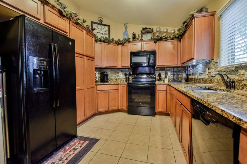 21571 W Hilton Ave, Buckeye, AZ 85326