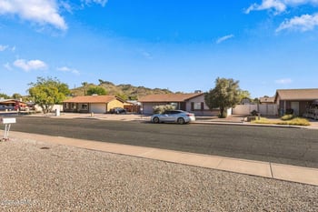 2158 E Claire Dr, Phoenix, AZ 85022