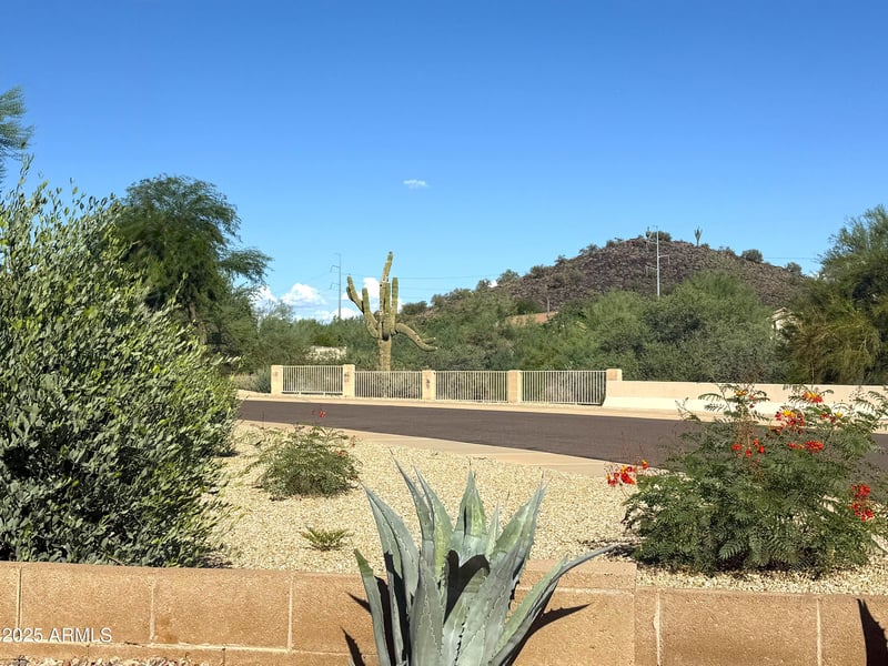 2160 Casitas Del Rio Dr, Phoenix, AZ 85024