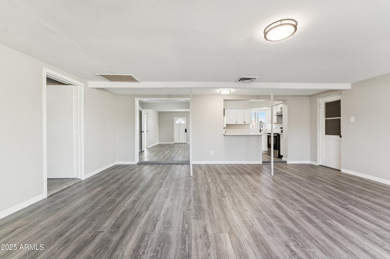 2160 Corona Ave, Phoenix, AZ 85040
