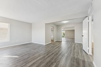 2160 Corona Ave, Phoenix, AZ 85040