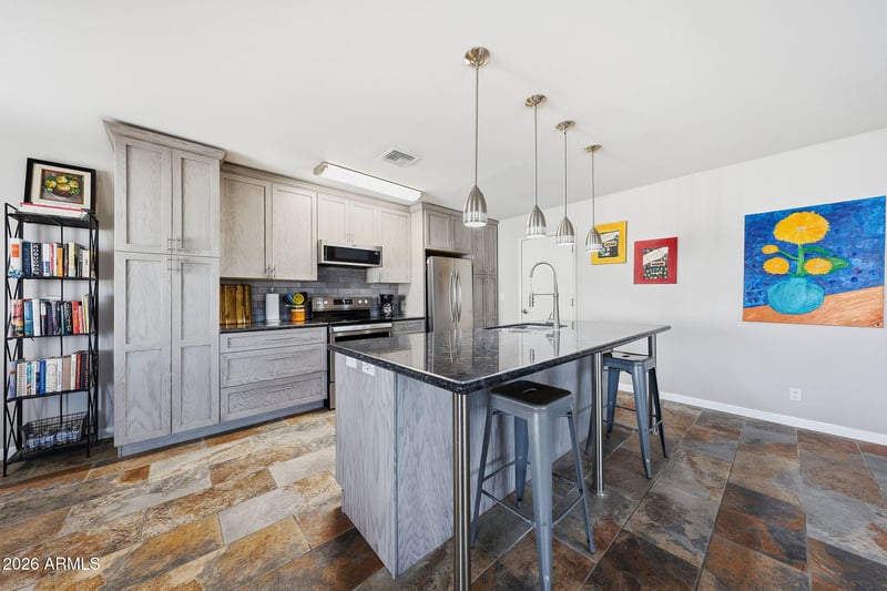 2161 Middlecoff Dr, Mesa, AZ 85215